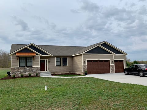 The Scenic North HideawayScenic North Hideaway- Northern Michigan Escape