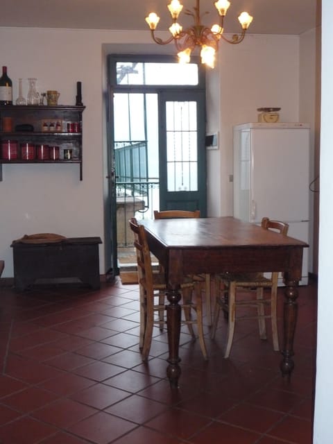 Kitchen door to terrace