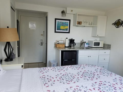 Kitchenette in studio 