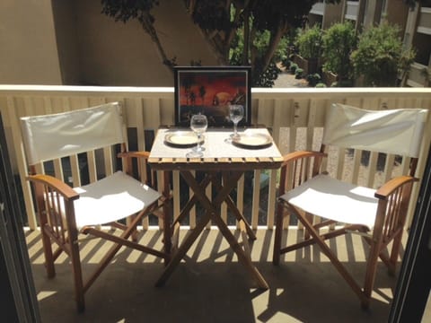Deck Overlook Courtyard