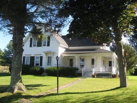 Front view of home