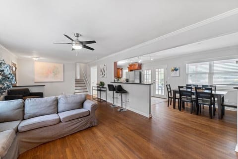 " Great Host and Great Home "