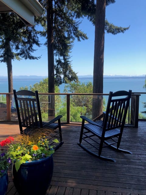 Amazing water and mountain view from the upper deck! 
