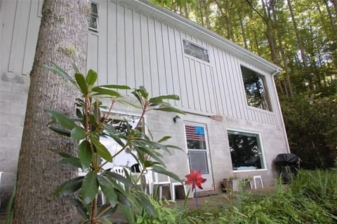 View of front of house and porch