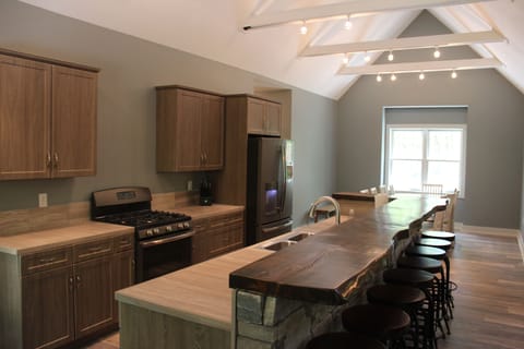 Gas stove, large breakfast bar, energy efficient dishwasher and refridgerator