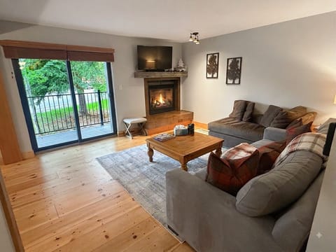 Upstairs Living Room & Gas Fireplace