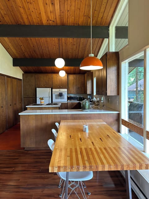 Seating for 7 (or 8 if you really like each other)