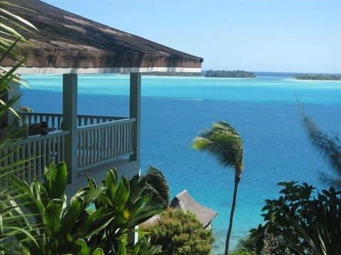 PRIVACY AND CONFORT WITH VIEW OF THE LAGOON OF BORA BORA