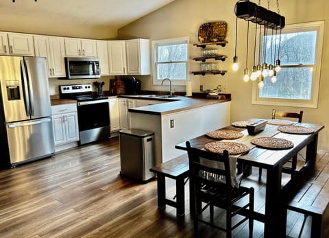 Kitchen, dining room and great room all open concept.