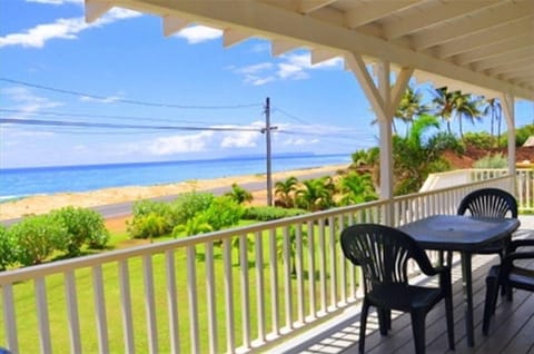 Outdoor dining and expansive ocean views