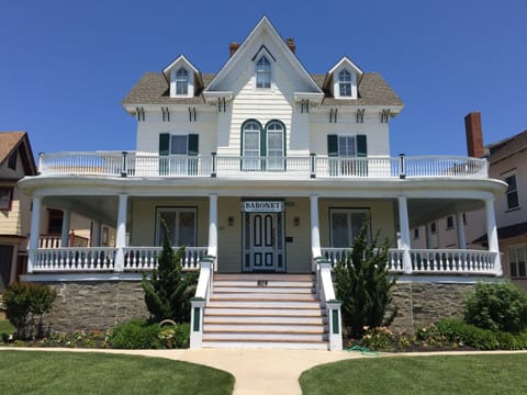Front of the Condo facing the Ocean with wrap around porch