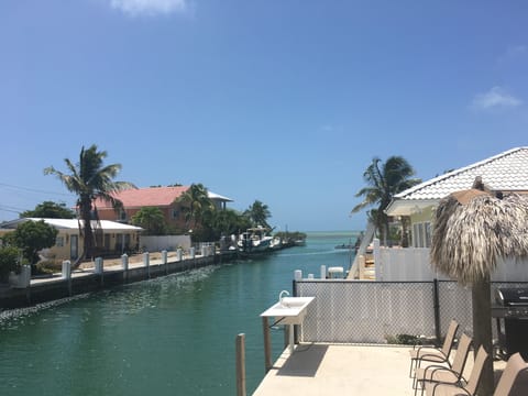 Nice open water views from this home. Awesome direct ocean access!