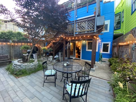 Private Backyard Patio--Garden Retreat and Oasis in the heart of the Mission