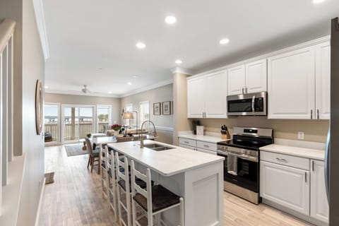 Fully Stocked and Updated Kitchen