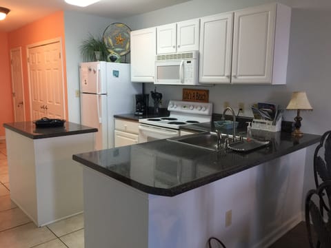 Fully stocked kitchen for all of your cooking needs