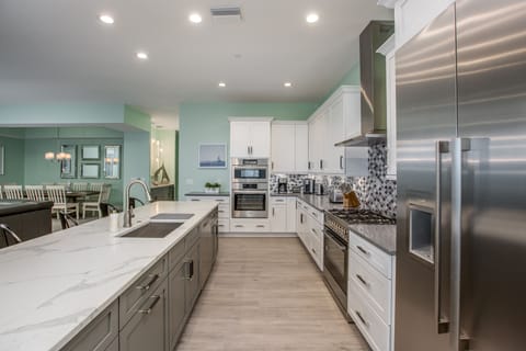 SO MUCH SPACE TO COOK UP A STORM