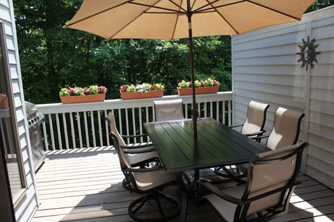 RAISED DECK OFF DINING ROOM