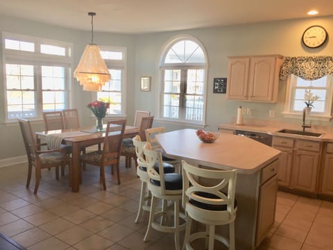 Kitchen/Dining seating for 10