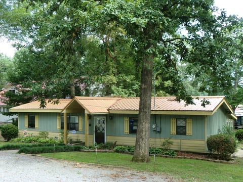 View from circular driveway with nearly 600 feet to park on.
