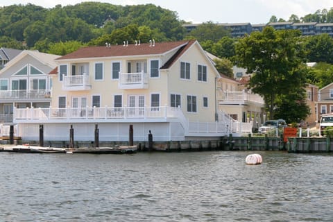Peninsula House on the Shrewsbury River 