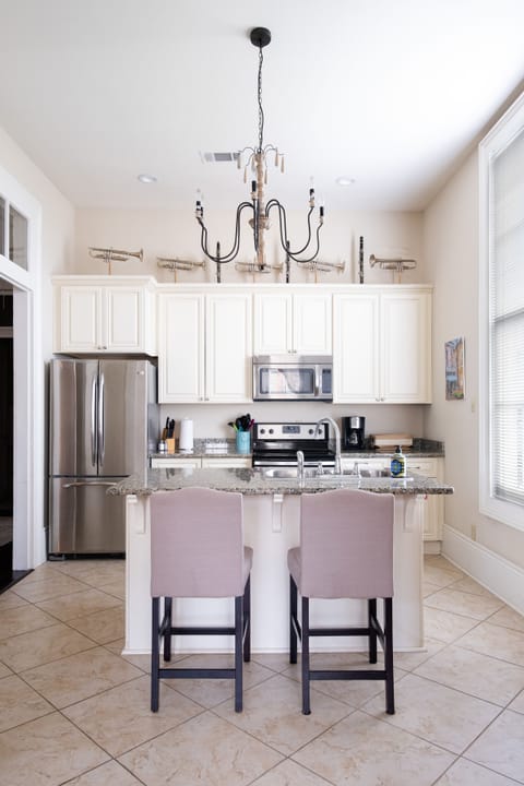 Kitchen - Well Stocked and Ready To Cook!