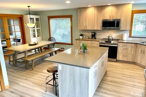 Kitchen (just remodeled)