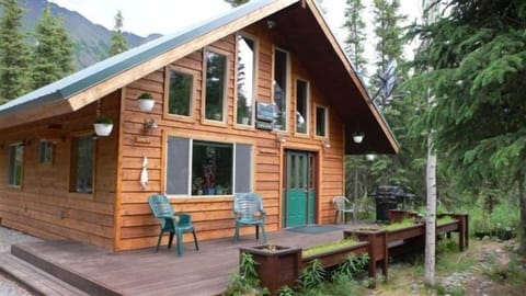 Kenai River Mystic Lodge front deck with BBQ ready for your catch of the day