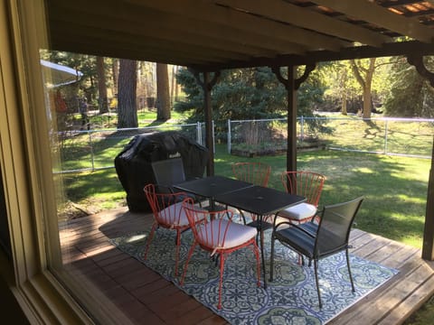back covered patio  - seating for six with barbecue