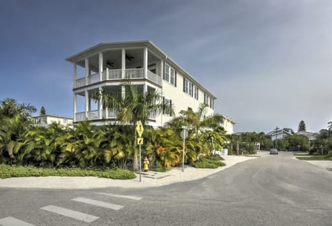 5 bedroom 4.5 bath 3,200 sq ft house