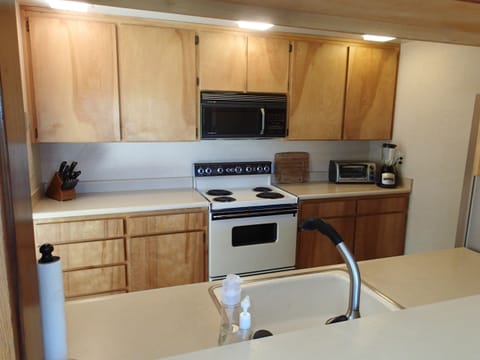 Fully equipped kitchen