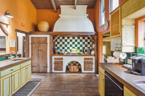 Fully-stocked kitchen - great for cooking at home.  Private chefs love it too!!