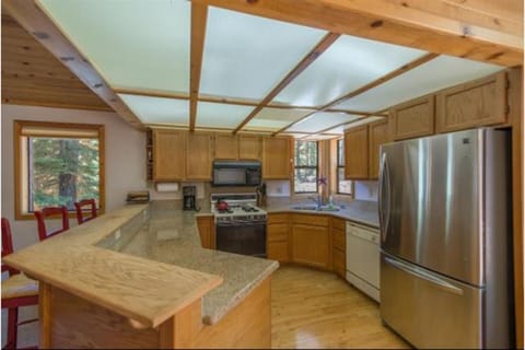 Spacious, well appointed kitchen to let your inner-chef soar!