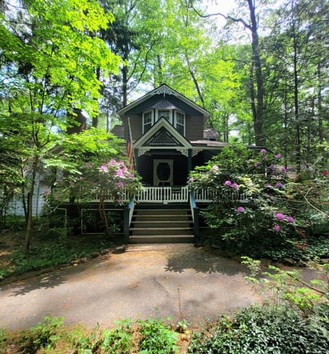 Welcome to "Wooded Wonder on 2nd!"