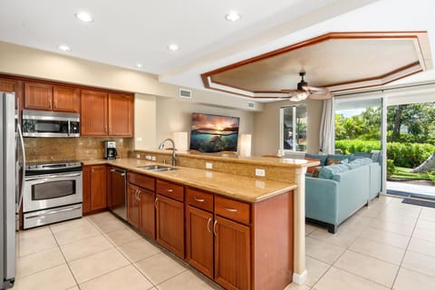 Full kitchen with all amenities
