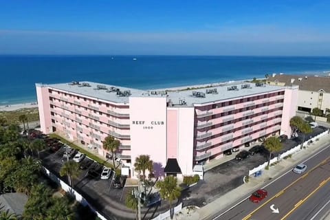 Convenient location right on the Gulf of Mexico. 
