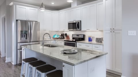 Fully equipped kitchen.