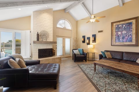 Big rooms, soaring ceilings