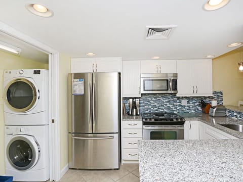 Fully appointed kitchen and laundry room