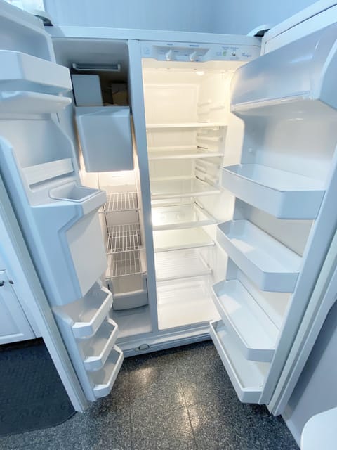 Upstairs Full Fridge / Freezer and Ice Machine