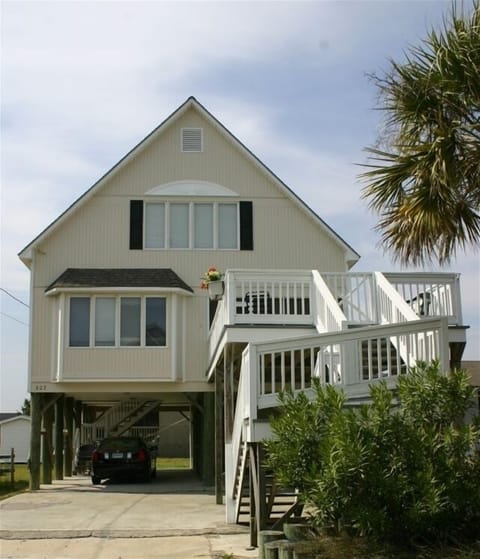523 N Waccamaw Dr, Garden City Beach, SC, 29576-8039 US