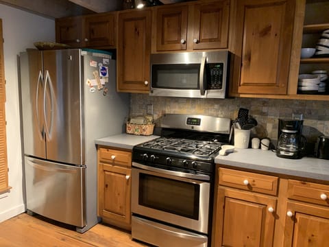 kitchen and gourmet appliances, including gas stove