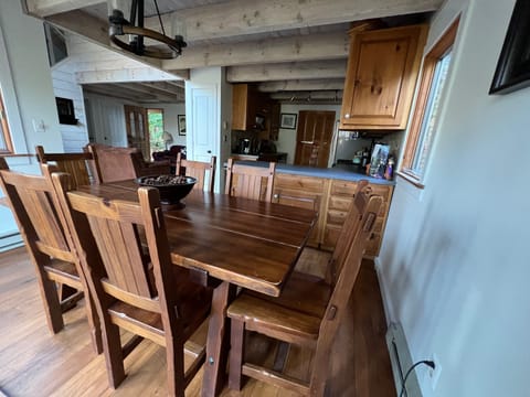 view of dining room/kitchen