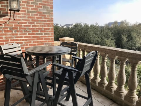 Outdoor dining and views of 30a and the town of Rosemary Beach