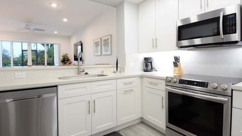 Kitchen - Main Floor