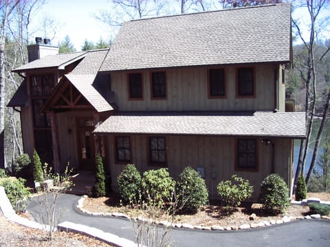 Front view of the home.