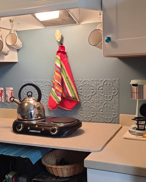 Two Burner hot plate with tea kettle