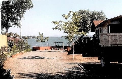 Side yard/private boat ramp/parking