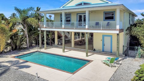 Heated pool with seats in the deep end