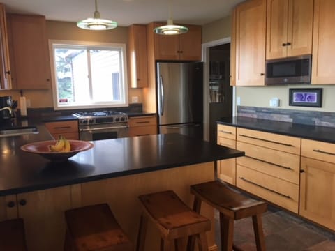 Gourmet kitchen is perfect for making your favorite meal.