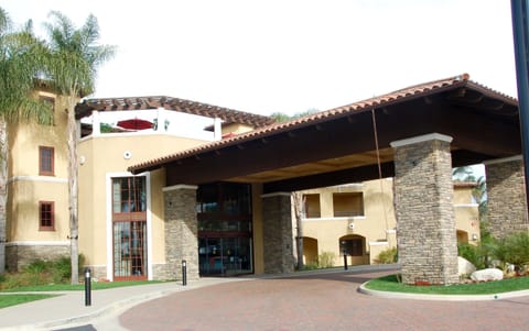 Marbrisa Entrance 